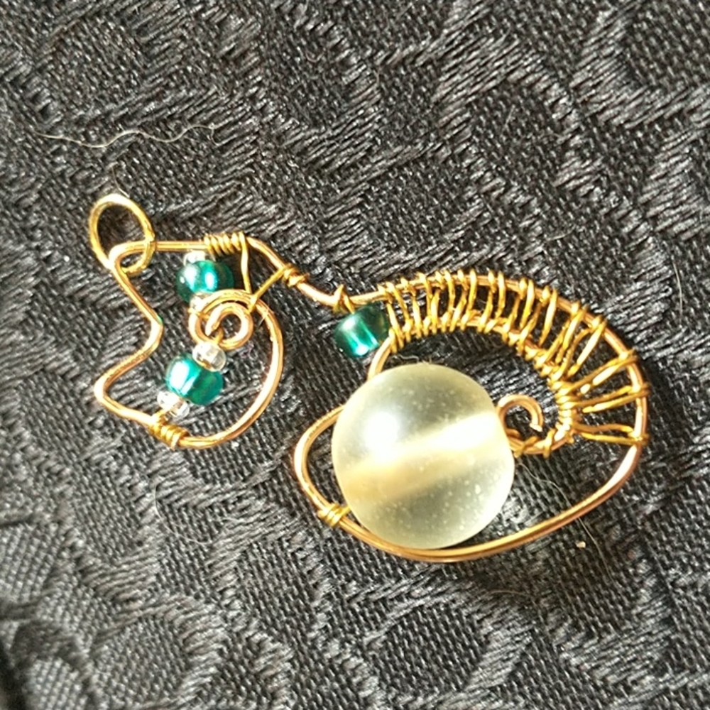 NWT Cute Hand Crafted Kitty Cat Pendant